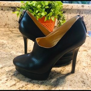 NINE WEST black booties size 5.